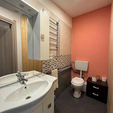 Natura E Apartament *